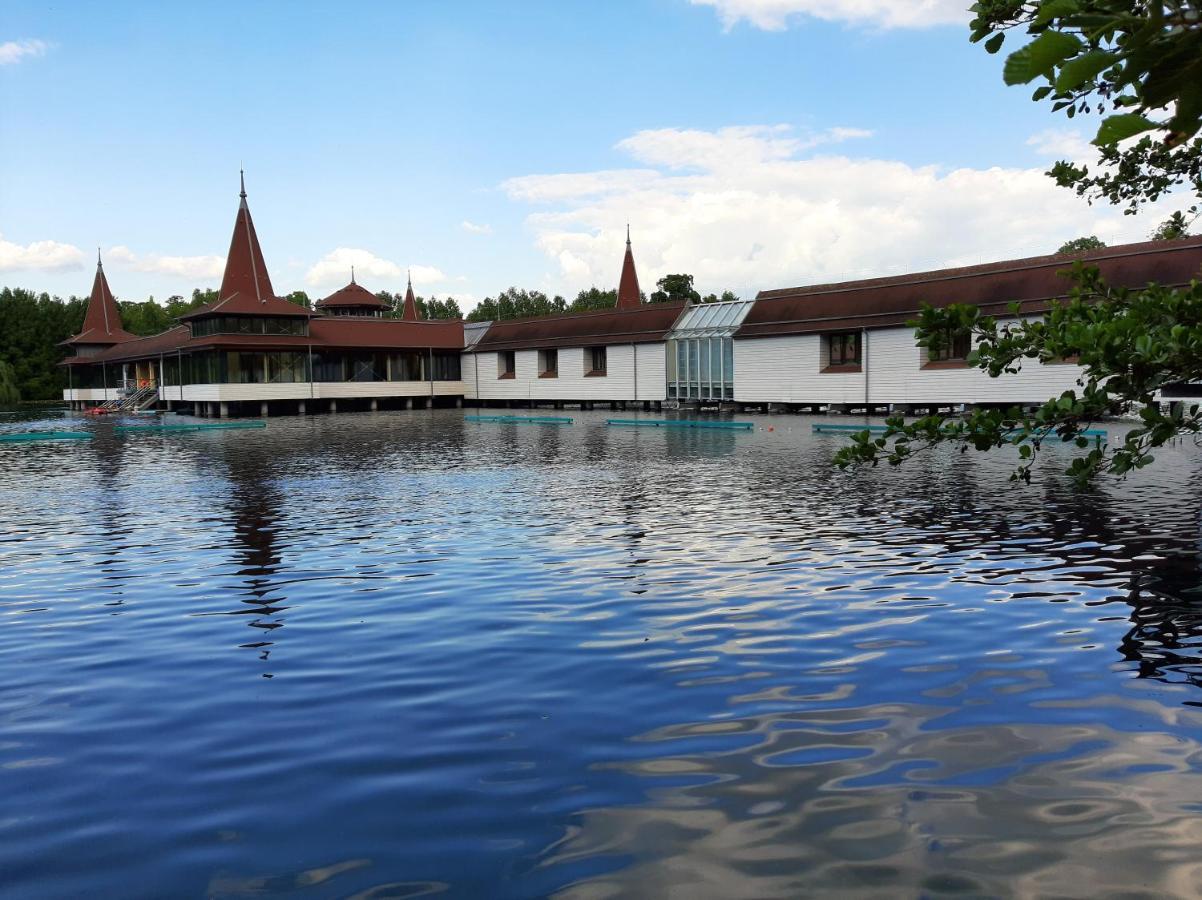Best Relax Heviz Apartman Экстерьер фото