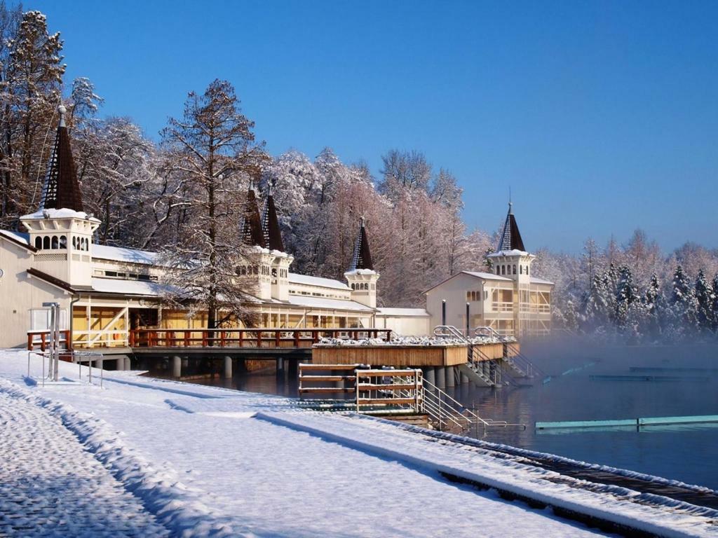 Best Relax Heviz Apartman Экстерьер фото